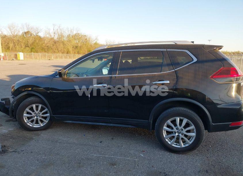 Photo 13 of 2018 Nissan Rogue SV (VIN KNMAT2MV7JP611584)