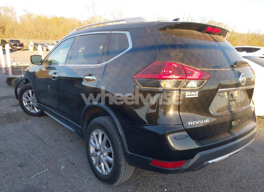 Photo 3 of 2018 Nissan Rogue SV (VIN KNMAT2MV7JP611584)