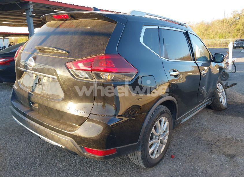 Photo 4 of 2018 Nissan Rogue SV (VIN KNMAT2MV7JP611584)