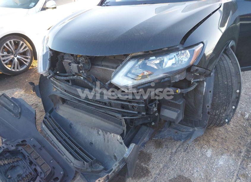 Photo 6 of 2018 Nissan Rogue SV (VIN KNMAT2MV7JP611584)