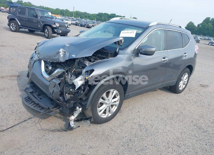 Photo 2 of 2015 Nissan Rogue SV (VIN KNMAT2MV8FP567490)