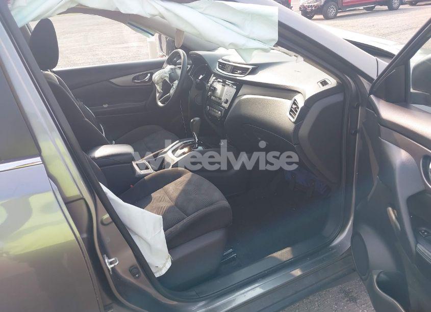 Photo 5 of 2015 Nissan Rogue SV (VIN KNMAT2MV8FP567490)