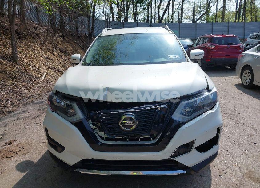 Photo 12 of 2018 Nissan Rogue SV (VIN KNMAT2MV8JP569720)