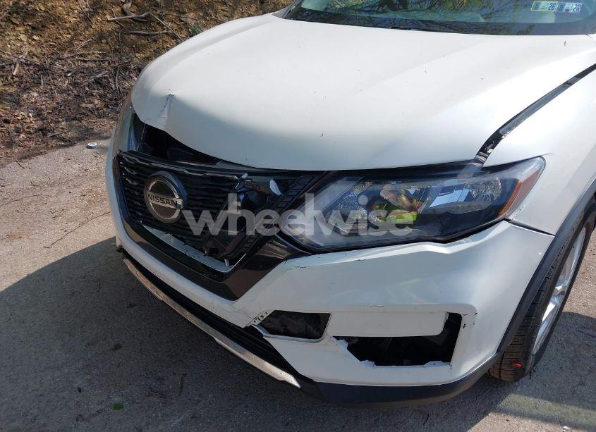 Photo 19 of 2018 Nissan Rogue SV (VIN KNMAT2MV8JP569720)