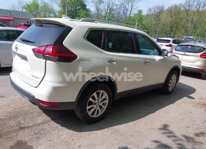 Photo 4 of 2018 Nissan Rogue SV (VIN KNMAT2MV8JP569720)