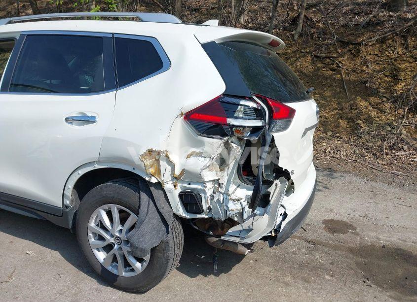 Photo 6 of 2018 Nissan Rogue SV (VIN KNMAT2MV8JP569720)