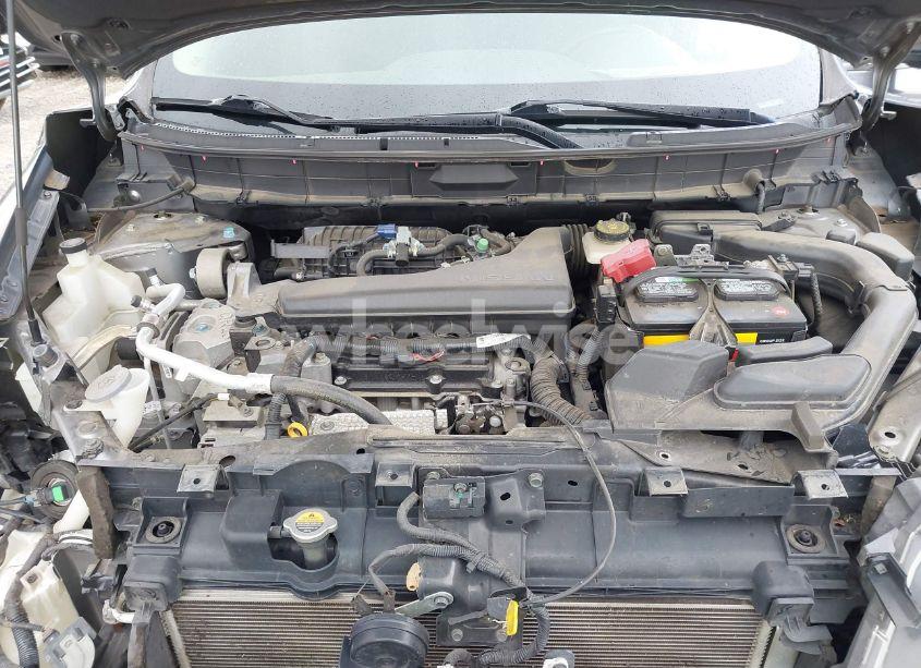 Photo 10 of 2017 Nissan Rogue SV (VIN KNMAT2MV9HP585290)