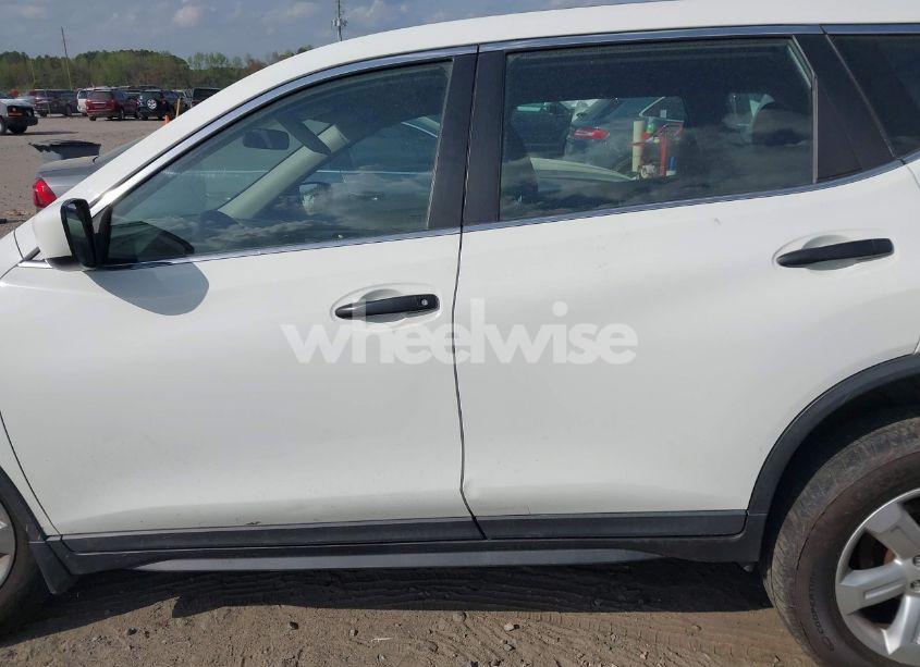 Photo 14 of 2017 Nissan Rogue S (VIN KNMAT2MV9HP613184)