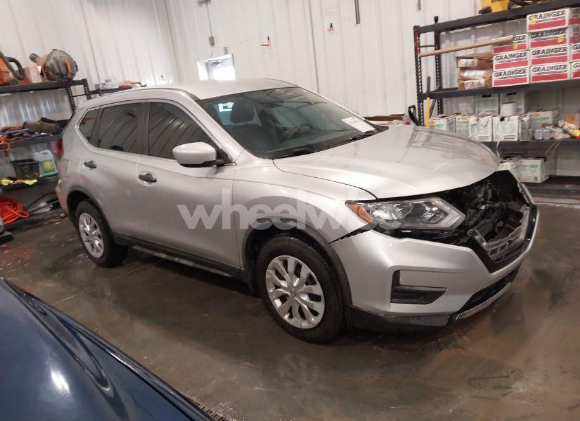 2018 Nissan Rogue S (VIN KNMAT2MV9JP514712) main photo