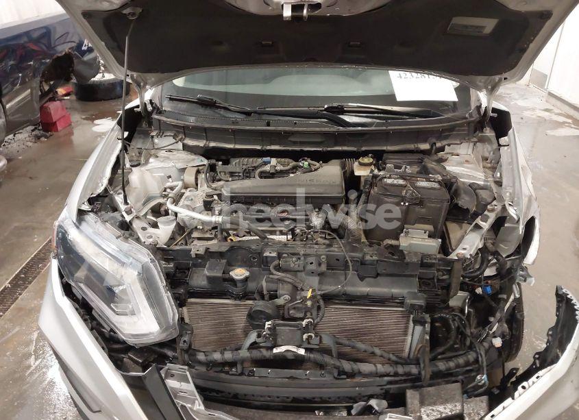 Photo 10 of 2018 Nissan Rogue S (VIN KNMAT2MV9JP514712)