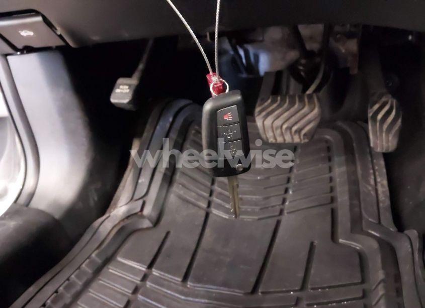 Photo 11 of 2018 Nissan Rogue S (VIN KNMAT2MV9JP514712)