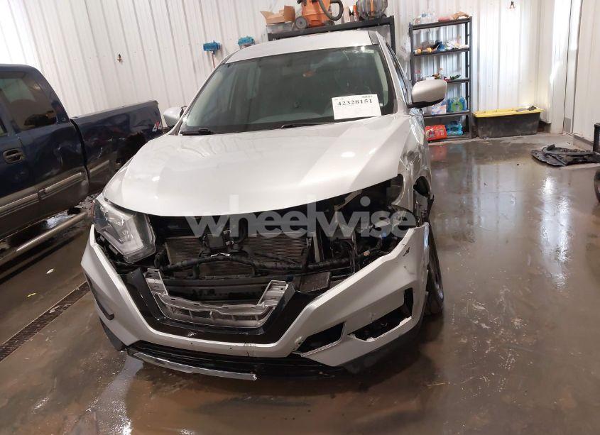 Photo 13 of 2018 Nissan Rogue S (VIN KNMAT2MV9JP514712)