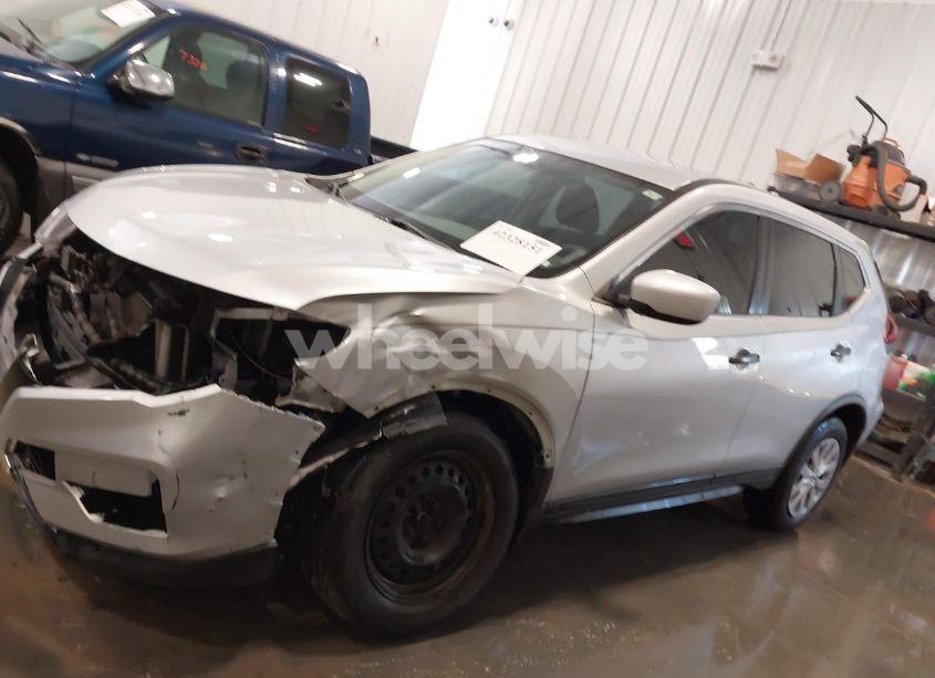 Photo 15 of 2018 Nissan Rogue S (VIN KNMAT2MV9JP514712)