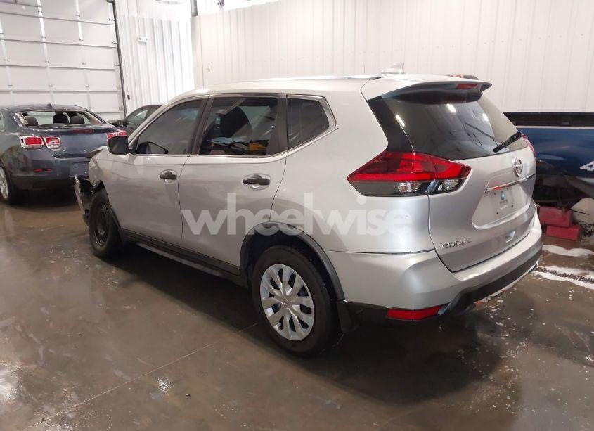 Photo 3 of 2018 Nissan Rogue S (VIN KNMAT2MV9JP514712)