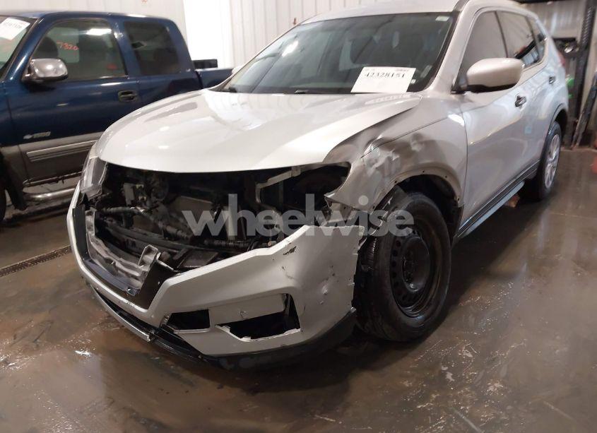 Photo 6 of 2018 Nissan Rogue S (VIN KNMAT2MV9JP514712)