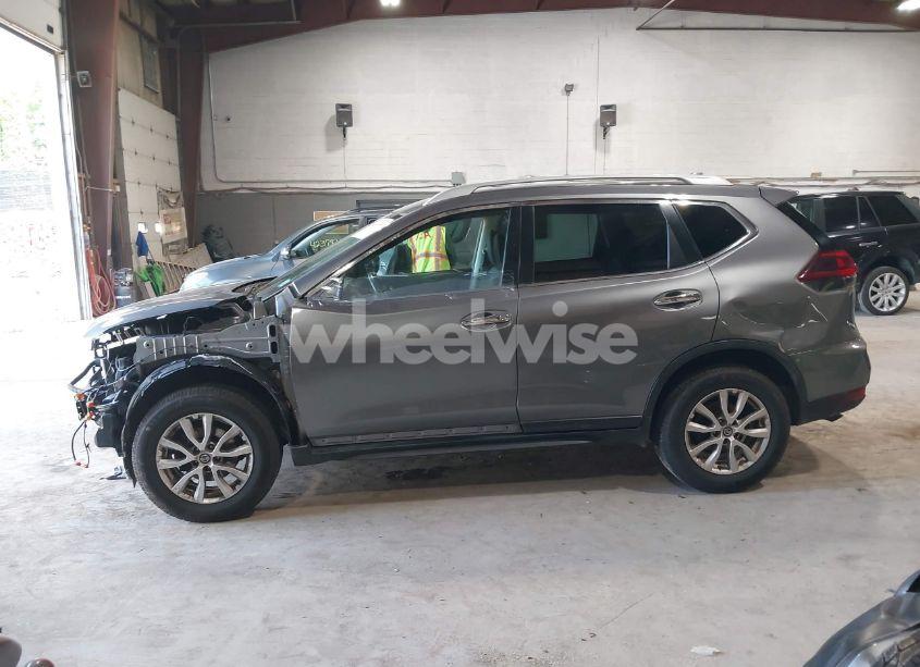 Photo 15 of 2018 Nissan Rogue SV (VIN KNMAT2MV9JP574926)