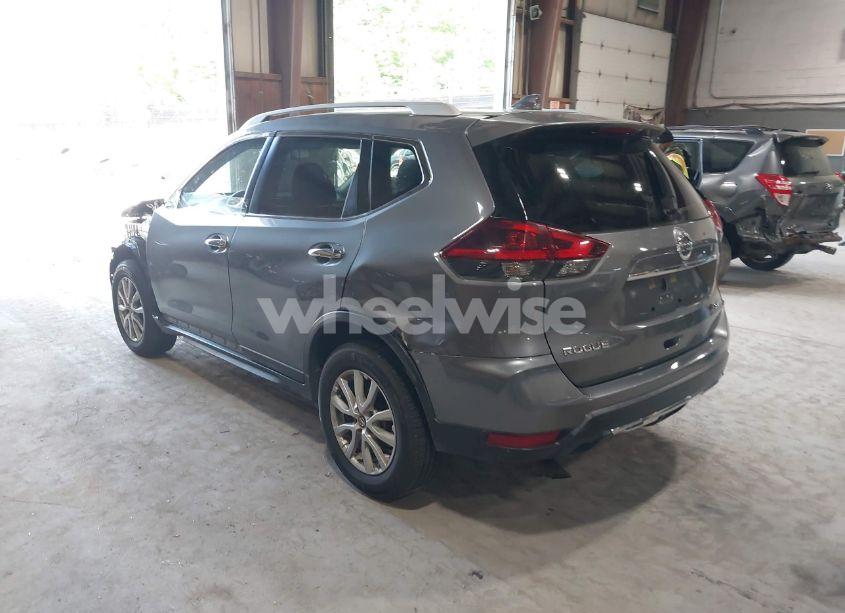 Photo 3 of 2018 Nissan Rogue SV (VIN KNMAT2MV9JP574926)