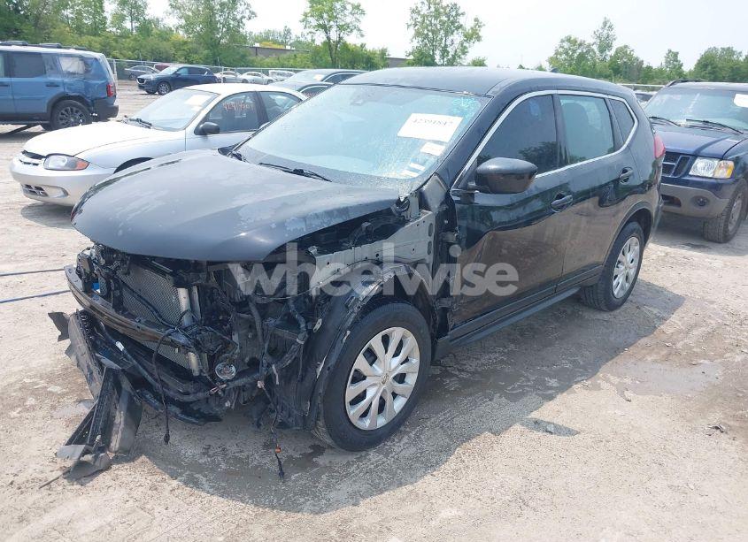 Photo 2 of 2019 Nissan Rogue S (VIN KNMAT2MV9KP518860)
