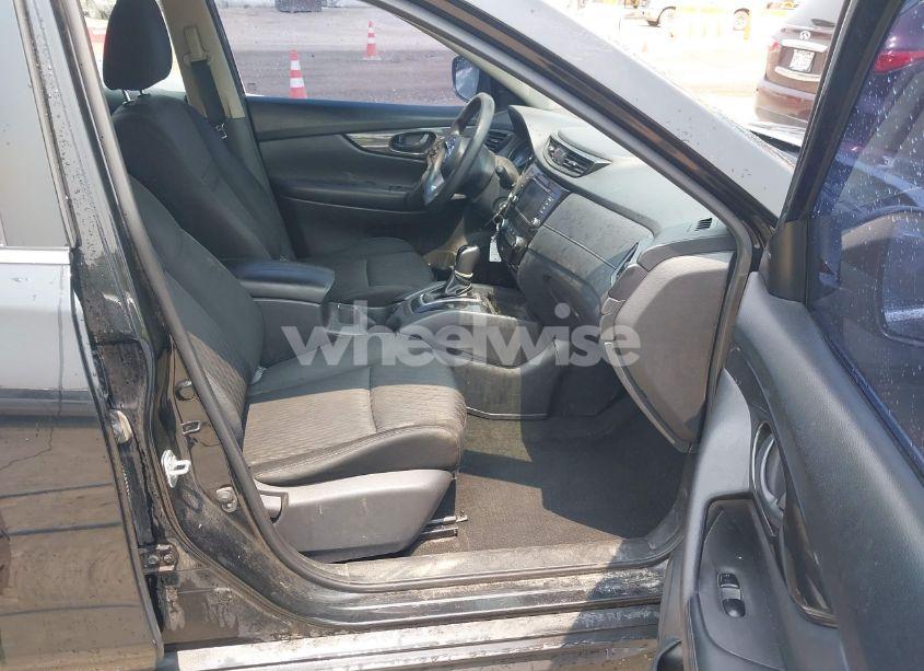 Photo 5 of 2019 Nissan Rogue S (VIN KNMAT2MV9KP518860)