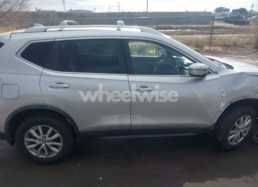 Photo 13 of 2019 Nissan Rogue SV (VIN KNMAT2MV9KP538364)