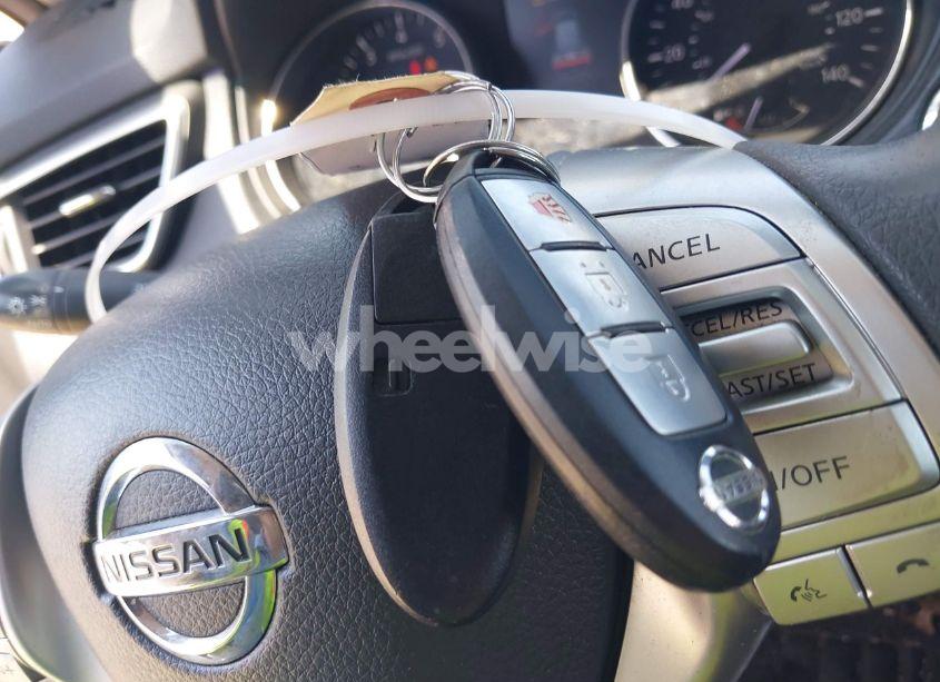 Photo 11 of 2015 Nissan Rogue SV (VIN KNMAT2MVXFP533891)