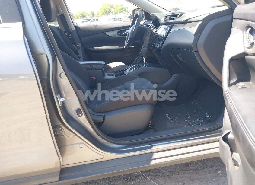 Photo 5 of 2015 Nissan Rogue SV (VIN KNMAT2MVXFP533891)