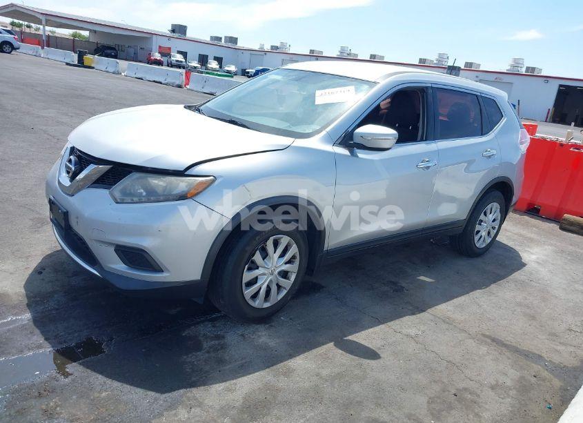 Photo 2 of 2015 Nissan Rogue S (VIN KNMAT2MVXFP586722)