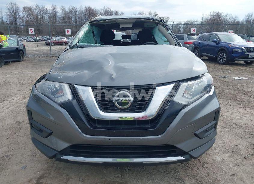 Photo 13 of 2018 Nissan Rogue SV (VIN KNMAT2MVXJP510555)