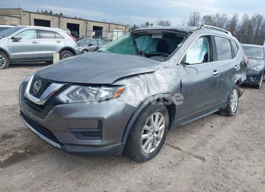 Photo 2 of 2018 Nissan Rogue SV (VIN KNMAT2MVXJP510555)