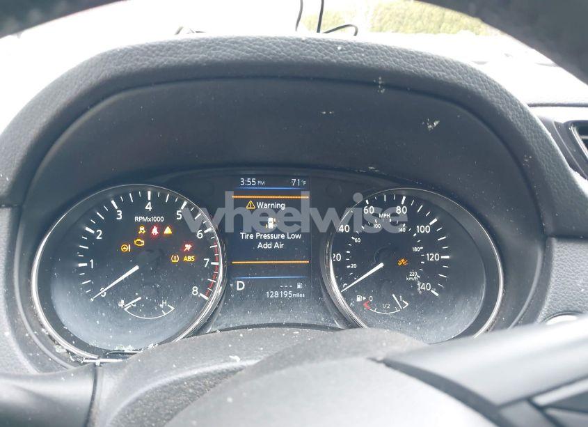 Photo 7 of 2018 Nissan Rogue SV (VIN KNMAT2MVXJP510555)