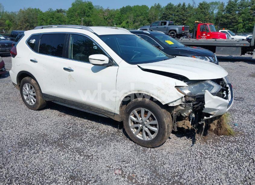 2018 Nissan Rogue SV (VIN KNMAT2MVXJP531325) main photo