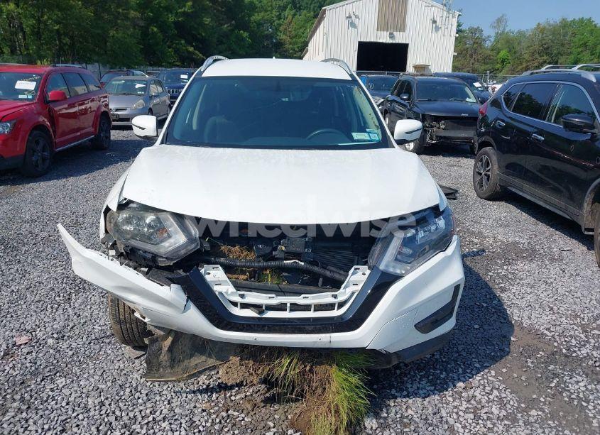 Photo 12 of 2018 Nissan Rogue SV (VIN KNMAT2MVXJP531325)