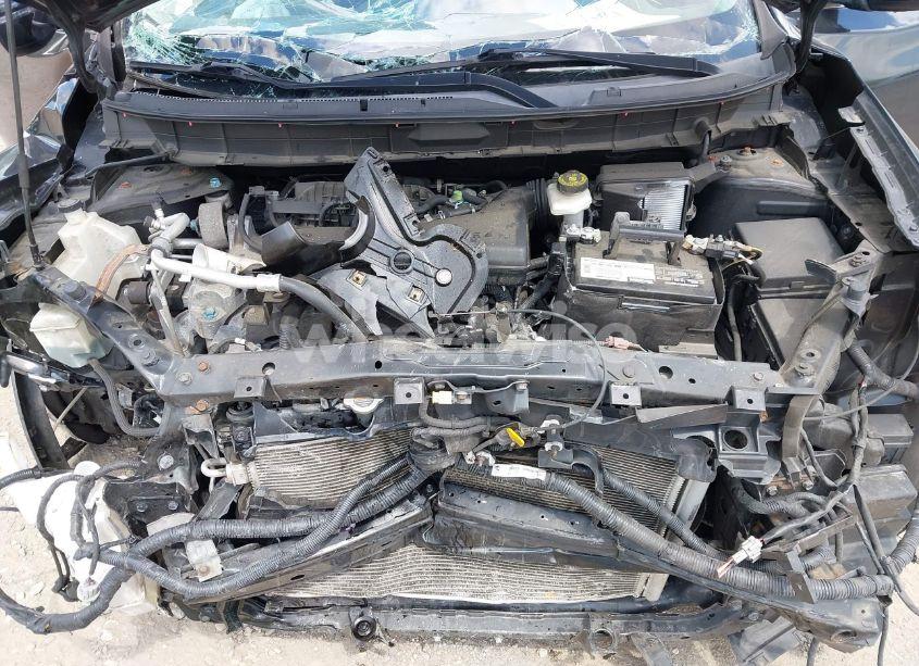 Photo 10 of 2018 Nissan Rogue SV (VIN KNMAT2MVXJP579066)