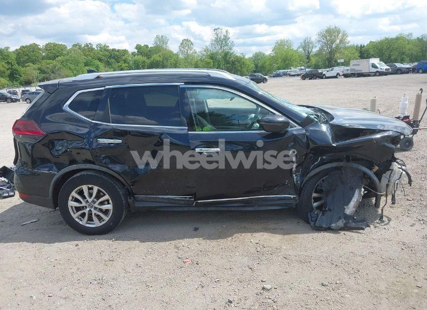 Photo 13 of 2018 Nissan Rogue SV (VIN KNMAT2MVXJP579066)