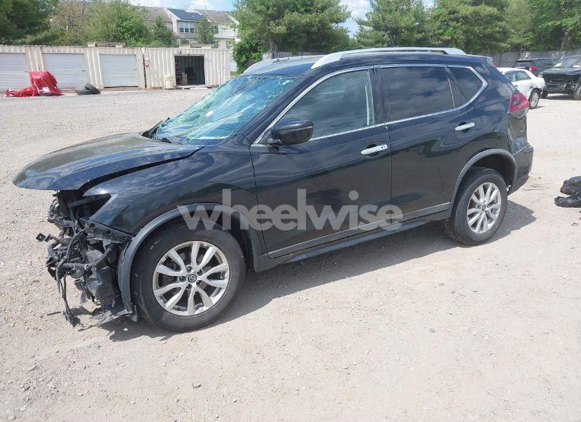 Photo 2 of 2018 Nissan Rogue SV (VIN KNMAT2MVXJP579066)