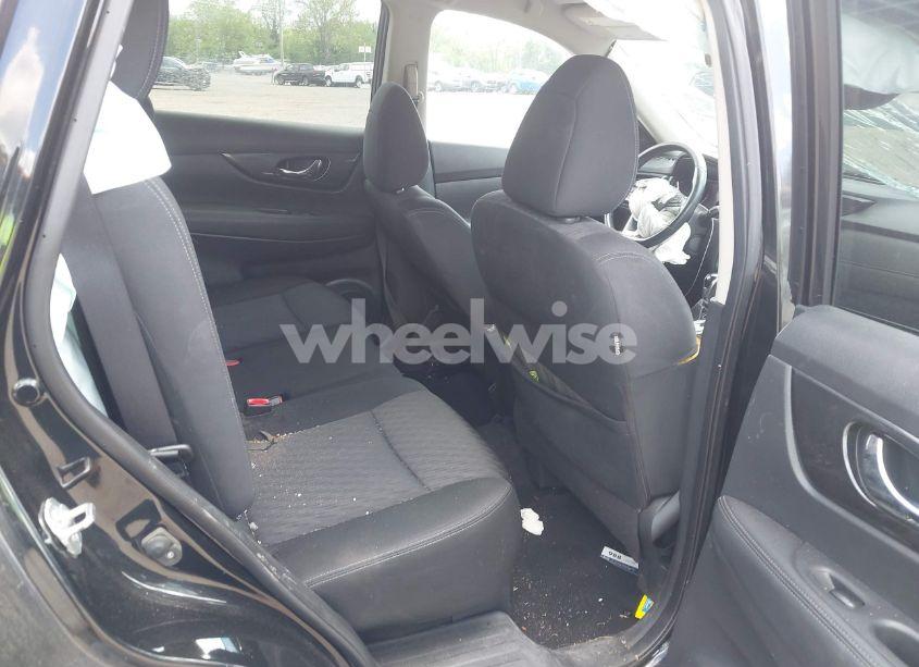 Photo 8 of 2018 Nissan Rogue SV (VIN KNMAT2MVXJP579066)