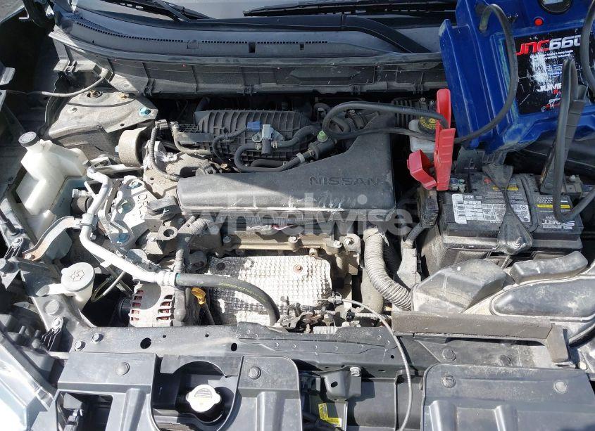 Photo 10 of 2018 Nissan Rogue SV (VIN KNMAT2MVXJP610705)