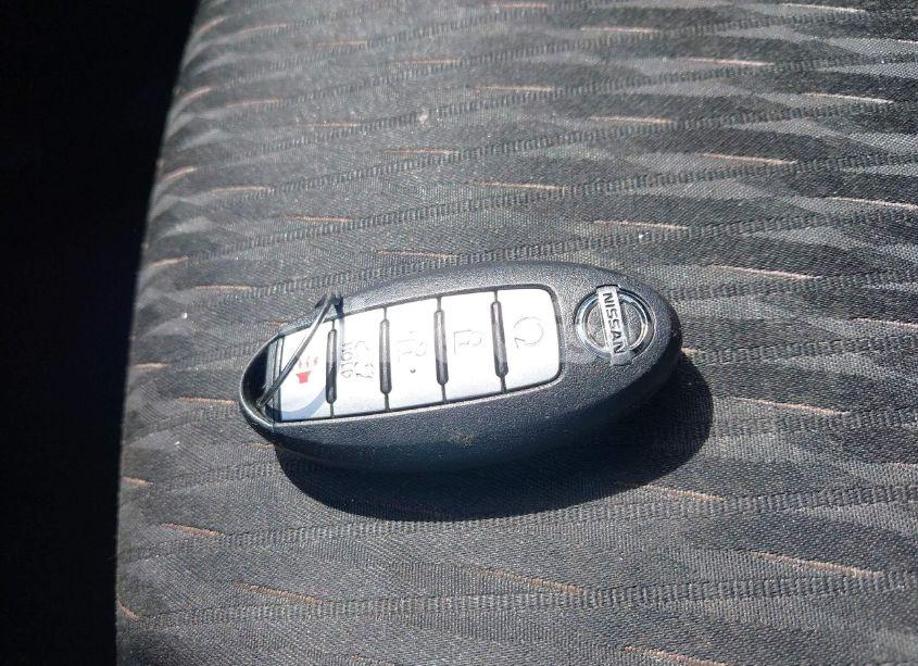 Photo 11 of 2018 Nissan Rogue SV (VIN KNMAT2MVXJP610705)