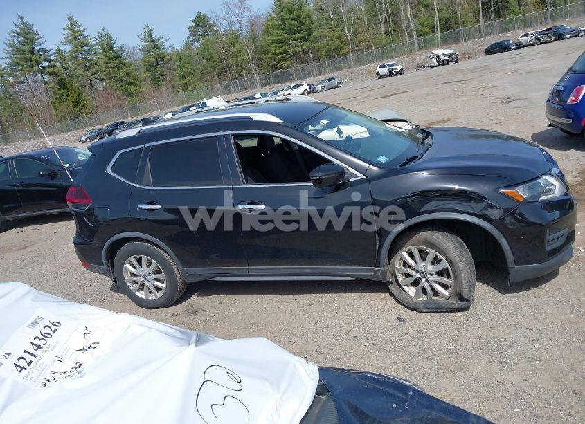 Photo 13 of 2018 Nissan Rogue SV (VIN KNMAT2MVXJP610705)