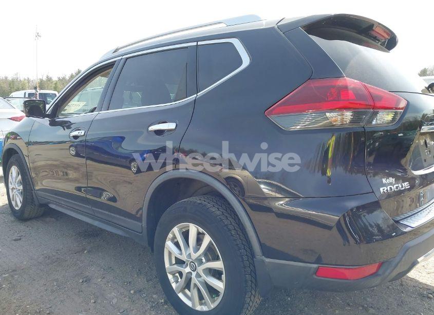 Photo 3 of 2018 Nissan Rogue SV (VIN KNMAT2MVXJP610705)