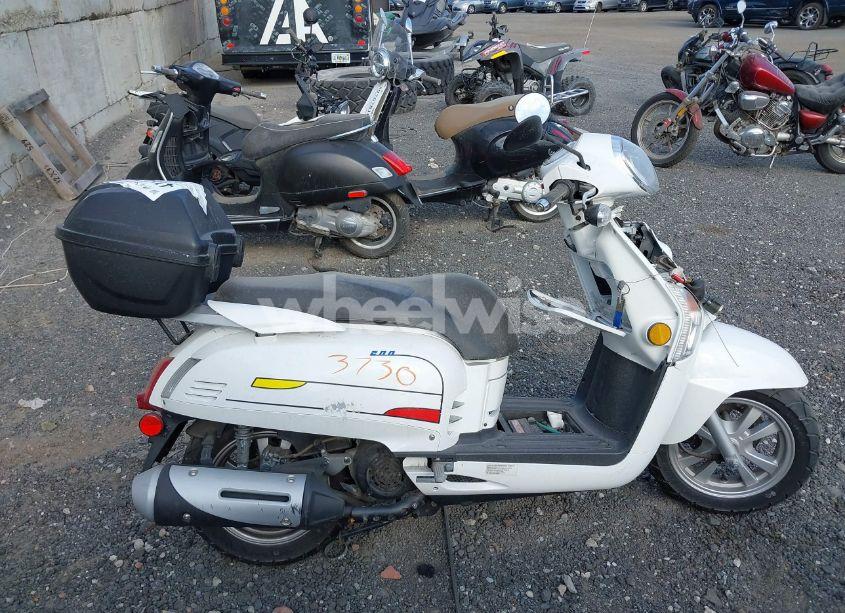 Photo 12 of 2020 Kymco Usa INC LIKE 200I (VIN LC2D2H122LC100398)