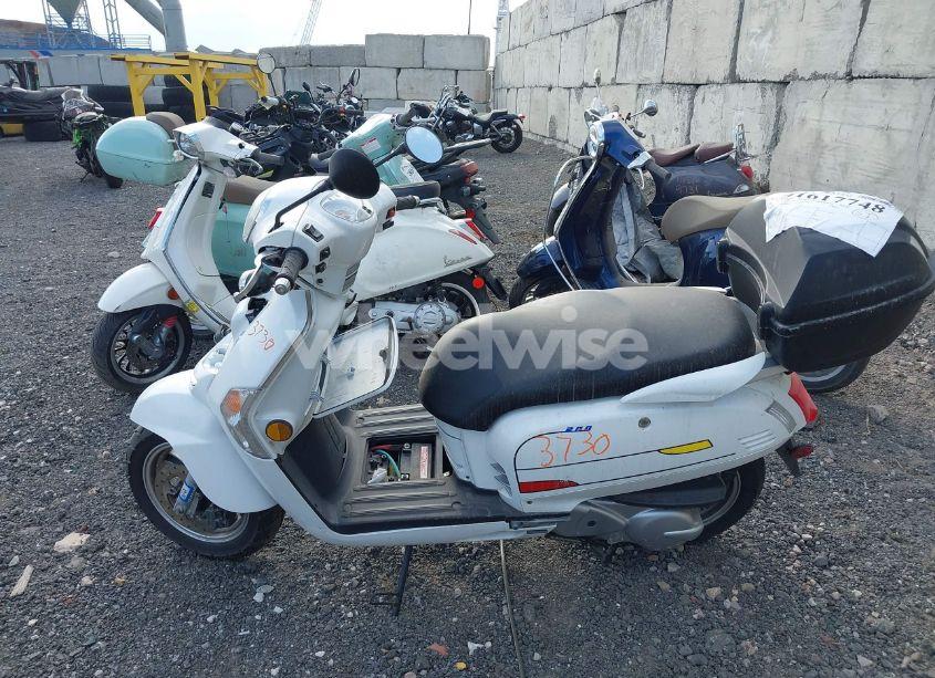 Photo 13 of 2020 Kymco Usa INC LIKE 200I (VIN LC2D2H122LC100398)