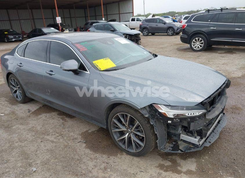 2018 Volvo S90 T5 MOMENTUM (VIN LVY982AK1JP025728) main photo