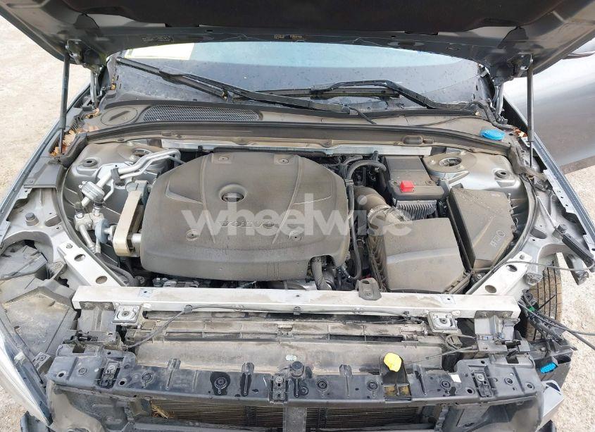 Photo 10 of 2018 Volvo S90 T5 MOMENTUM (VIN LVY982AK1JP025728)