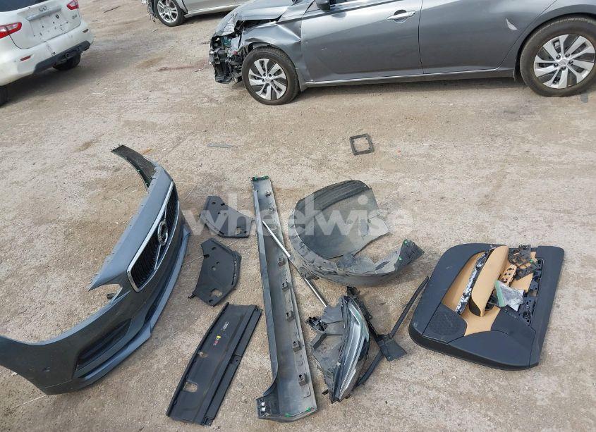 Photo 12 of 2018 Volvo S90 T5 MOMENTUM (VIN LVY982AK1JP025728)