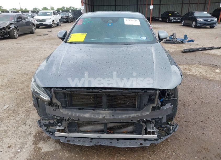 Photo 13 of 2018 Volvo S90 T5 MOMENTUM (VIN LVY982AK1JP025728)