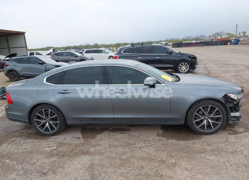 Photo 14 of 2018 Volvo S90 T5 MOMENTUM (VIN LVY982AK1JP025728)