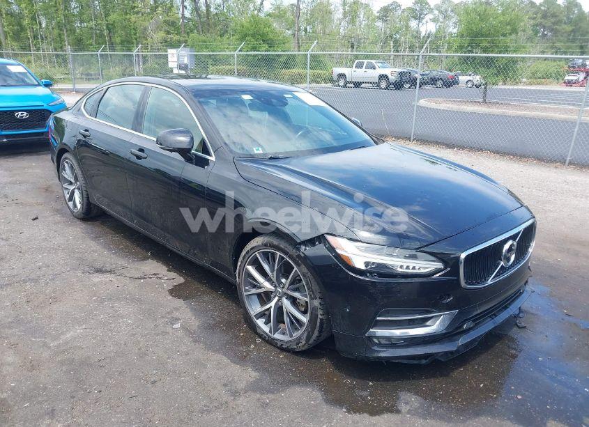 2018 Volvo S90 T5 MOMENTUM (VIN LVY982AKXJP032631) main photo