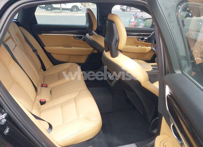 Photo 8 of 2018 Volvo S90 T5 MOMENTUM (VIN LVY982AKXJP032631)