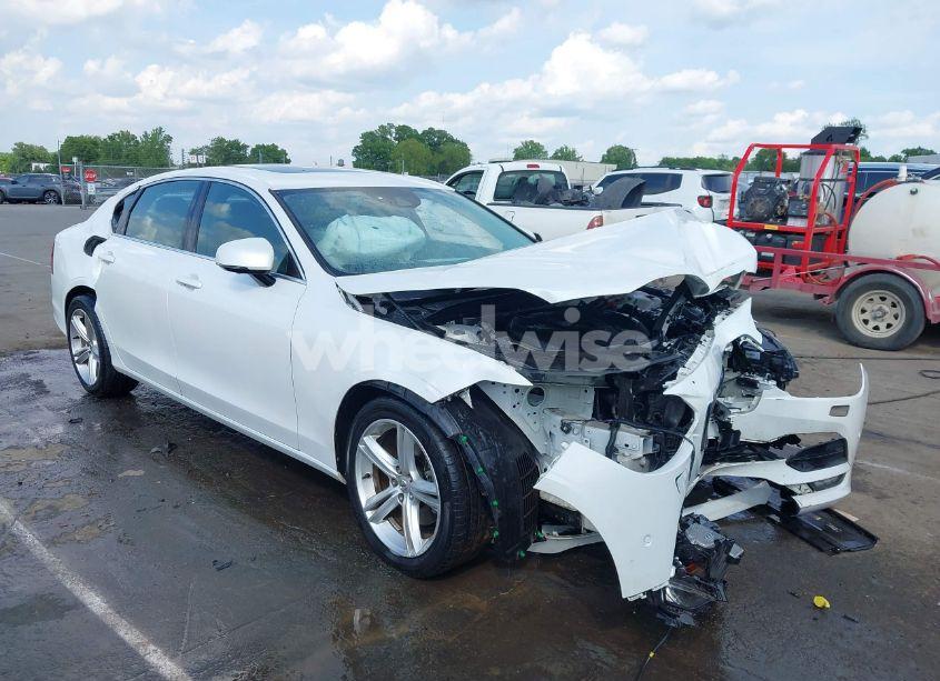 2018 Volvo S90 T5 MOMENTUM (VIN LVY982MK6JP016485) main photo